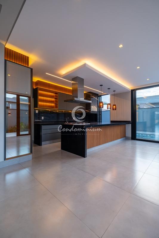 Casa de Condomínio com 3 quartos à venda, 260m² — foto 8 de 30