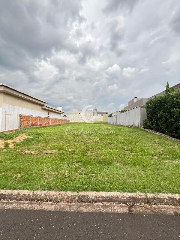 Terreno / Lote / Condomínio  à venda, 405m² — foto 1 de 7