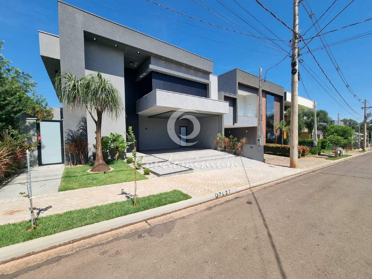 Casa de Condomínio com 3 quartos à venda, 213m² — foto 1 de 23