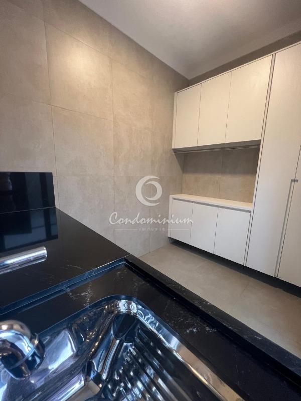 Casa de Condomínio com 3 quartos à venda, 235m² — foto 9 de 24