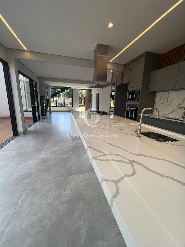 Casa de Condomínio com 3 quartos à venda, 235m² — foto 6 de 24