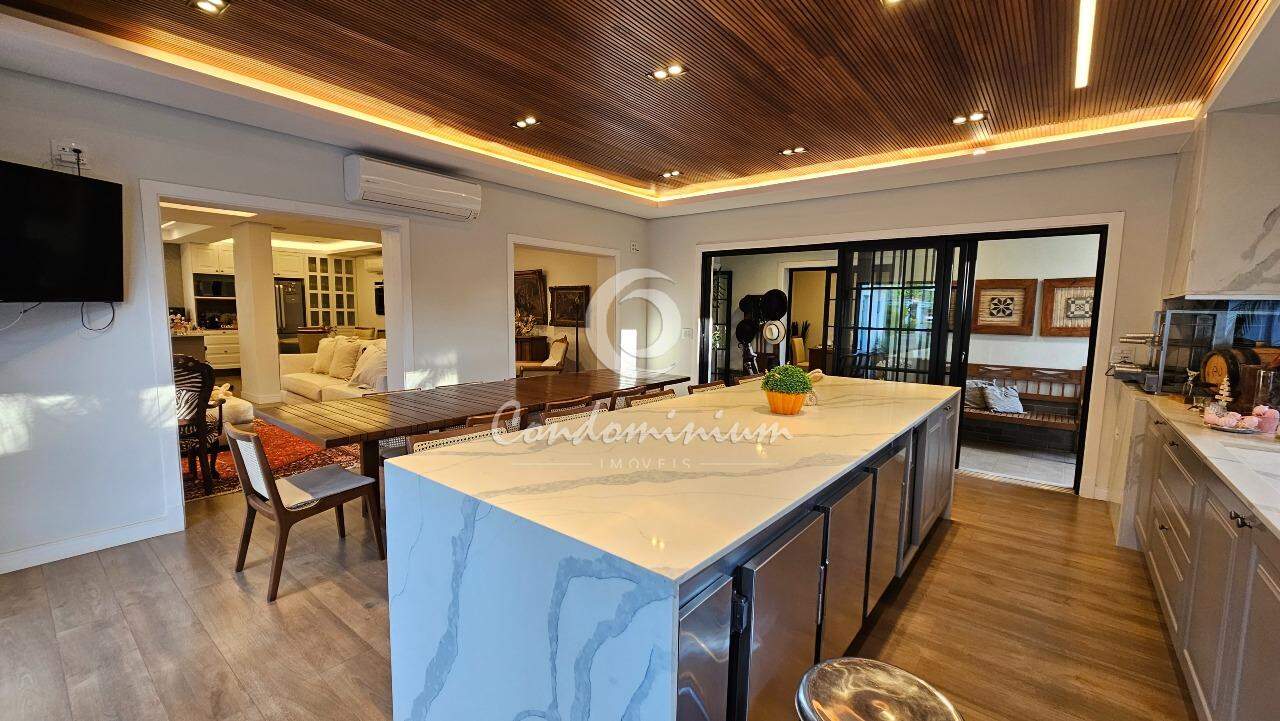 Casa de Condomínio com 4 quartos à venda, 400m² — foto 13 de 24
