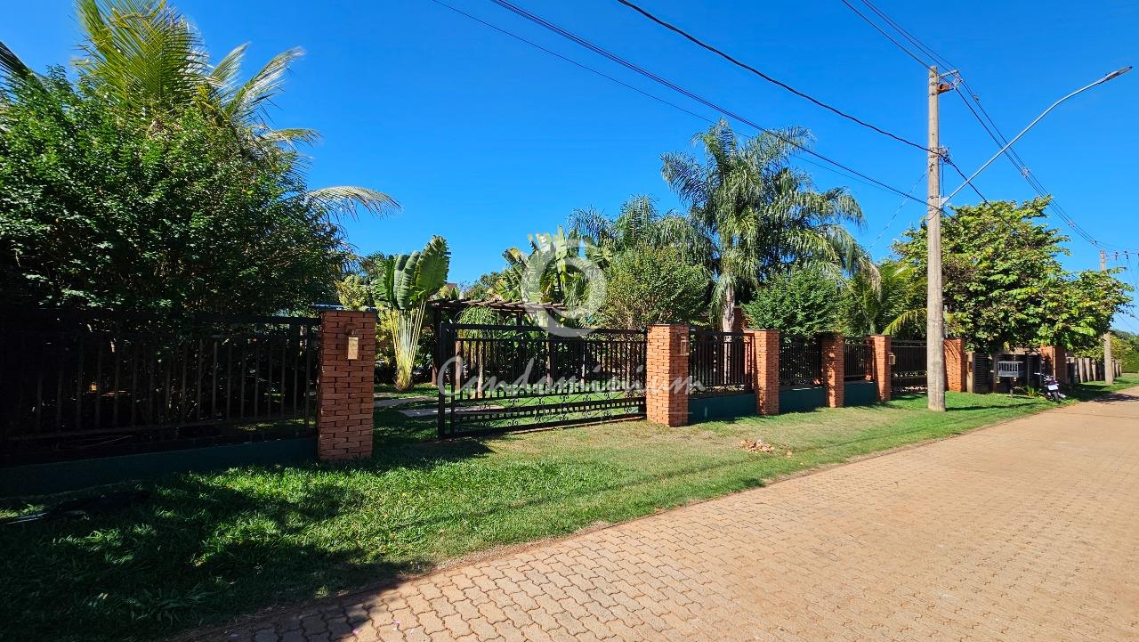 Casa de Condomínio com 3 quartos à venda, 600m² — foto 2 de 37