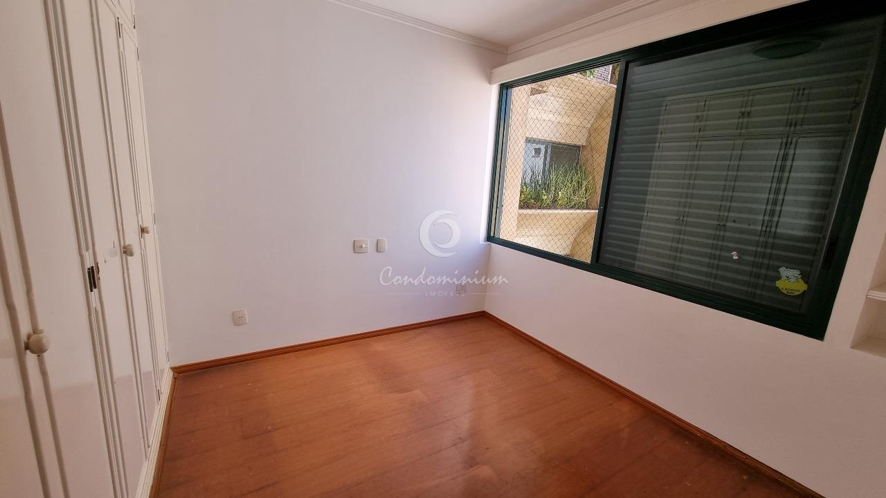 Apartamento com 4 quartos à venda, 360m² — foto 17 de 30