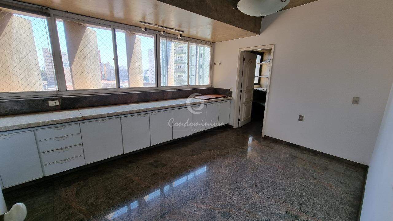 Apartamento com 4 quartos à venda, 360m² — foto 26 de 30