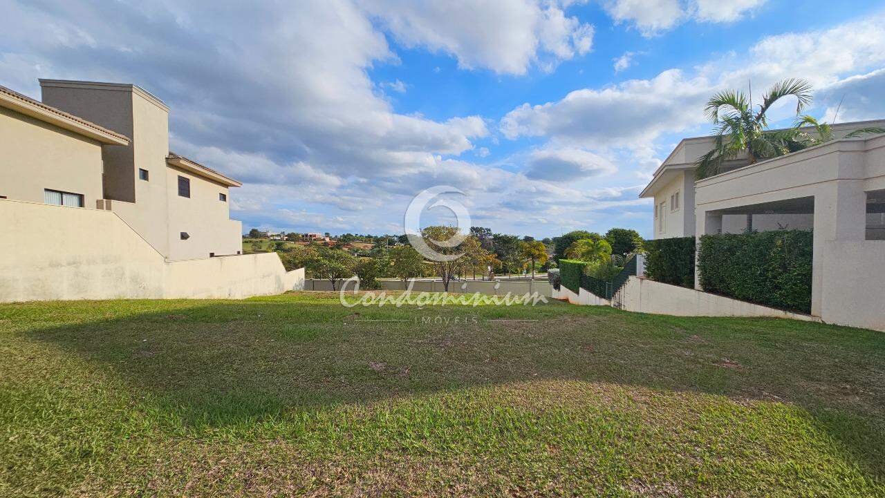 Terreno / Lote / Condomínio  à venda, 928m² — foto 1 de 33