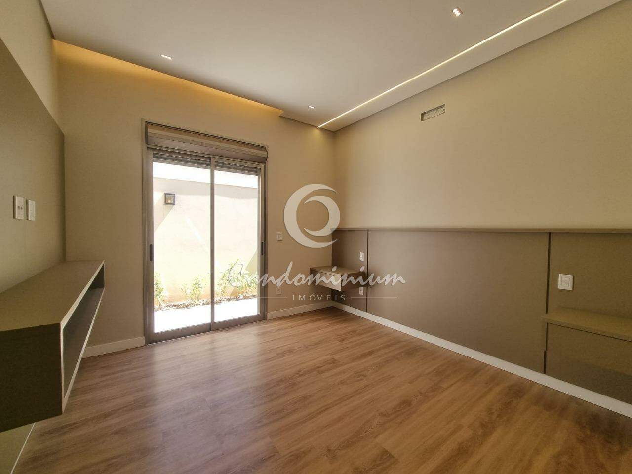 Casa de Condomínio com 3 quartos à venda, 230m² — foto 21 de 33