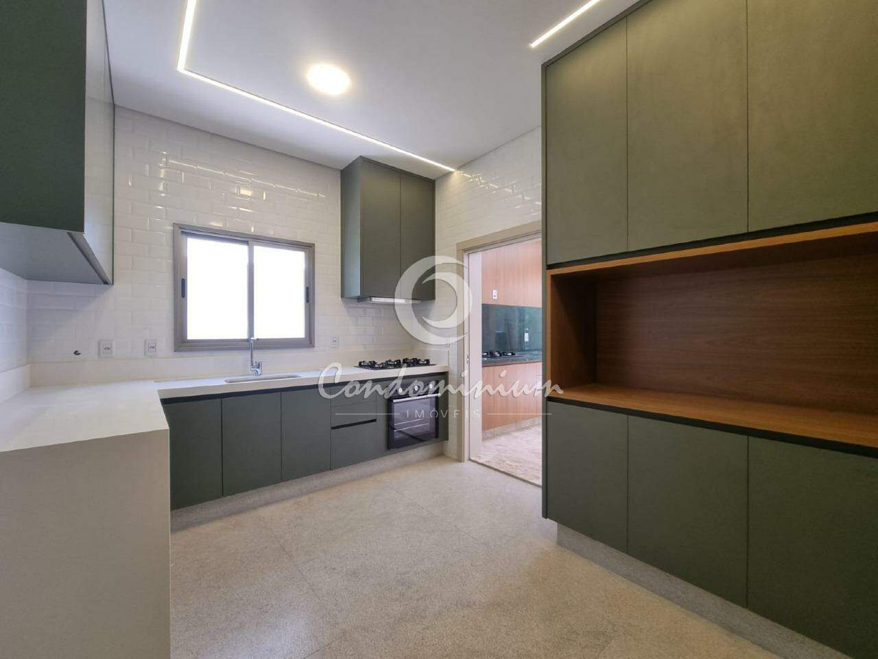 Casa de Condomínio com 3 quartos à venda, 230m² — foto 17 de 33
