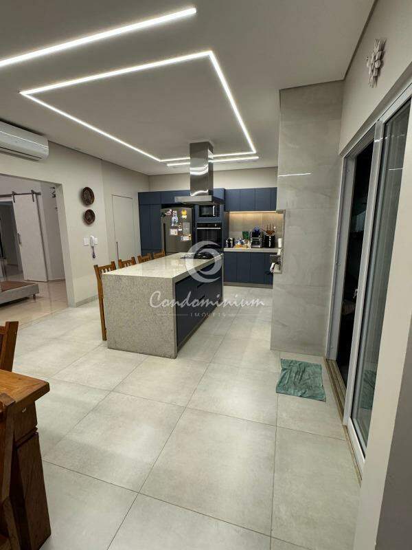 Casa de Condomínio com 3 quartos para aluguel, 158m² — foto 12 de 28