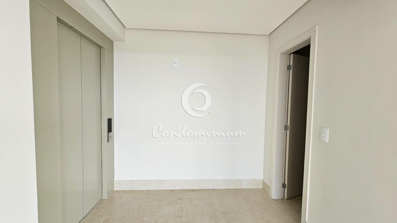 Apartamento com 3 quartos à venda, 343m² — foto 2 de 30