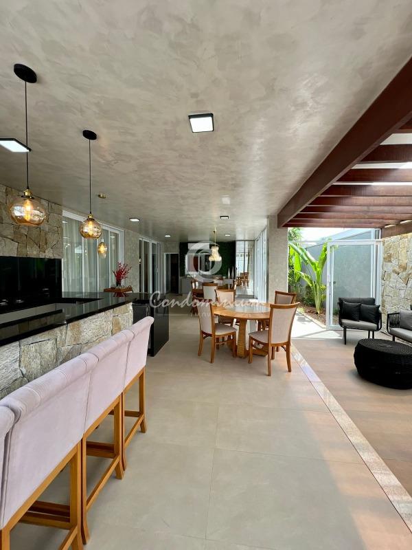 Casa de Condomínio com 3 quartos à venda, 374m² — foto 9 de 52