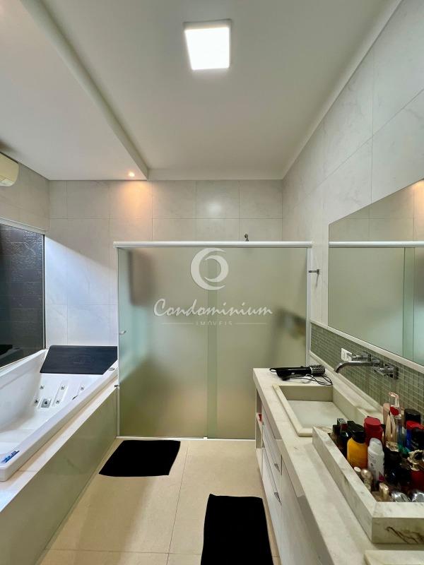 Casa de Condomínio com 3 quartos à venda, 374m² — foto 21 de 52
