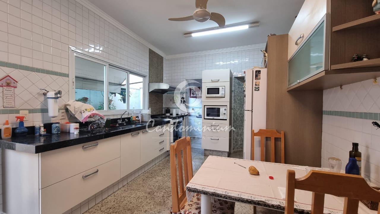 Casa de Condomínio com 3 quartos à venda, 226m² — foto 10 de 27