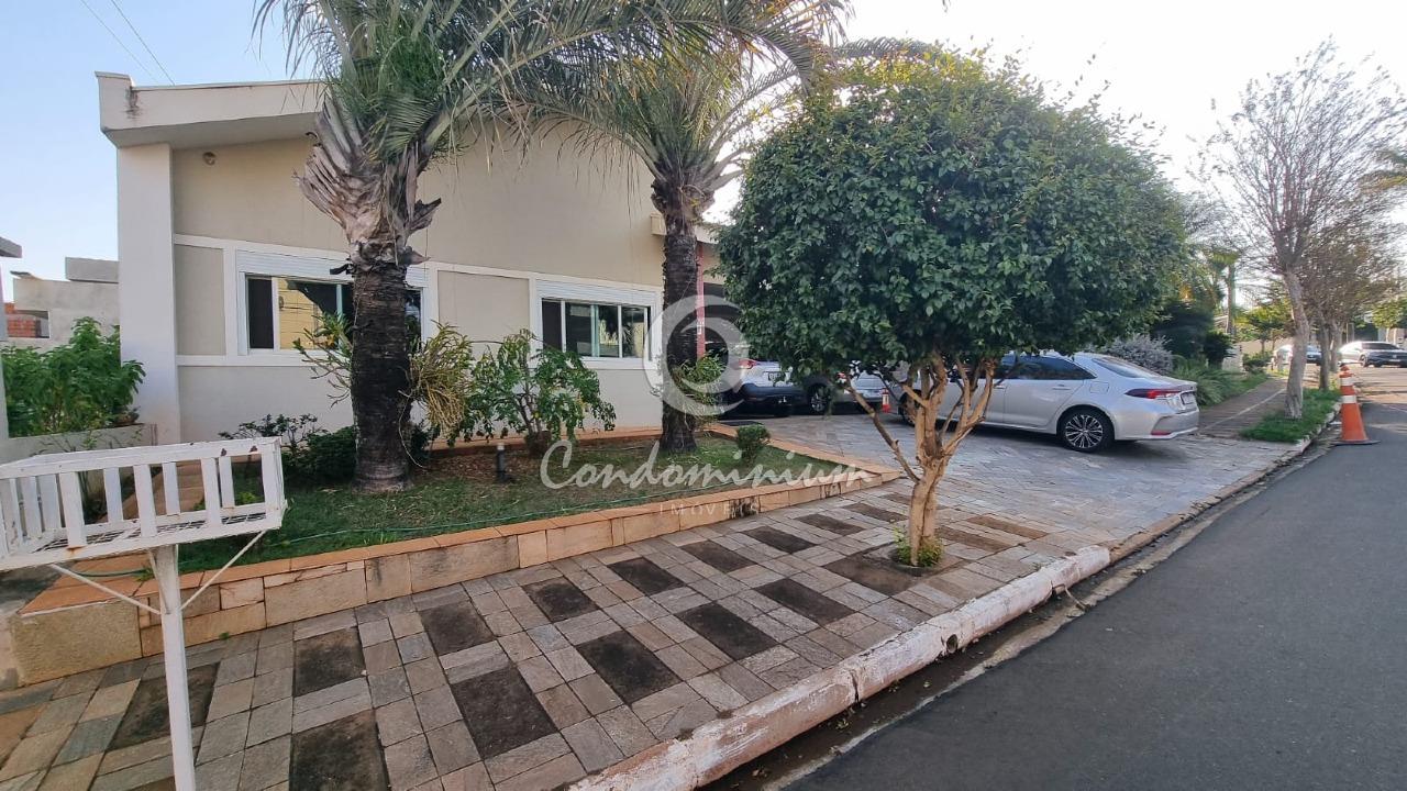 Casa de Condomínio com 3 quartos à venda, 226m² — foto 2 de 27