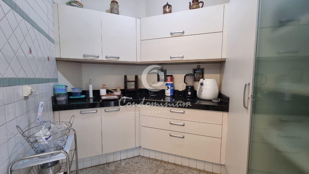 Casa de Condomínio com 3 quartos à venda, 226m² — foto 12 de 27