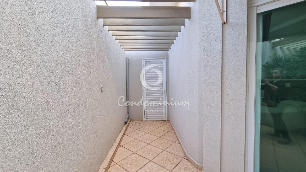 Casa de Condomínio com 3 quartos à venda, 226m² — foto 23 de 27