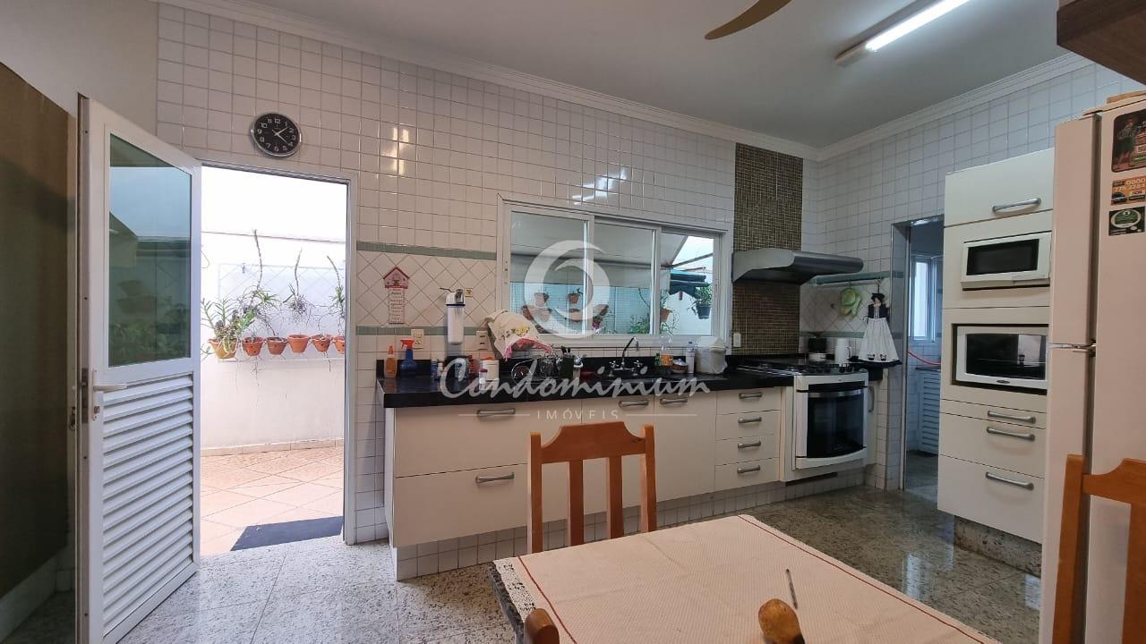 Casa de Condomínio com 3 quartos à venda, 226m² — foto 7 de 27