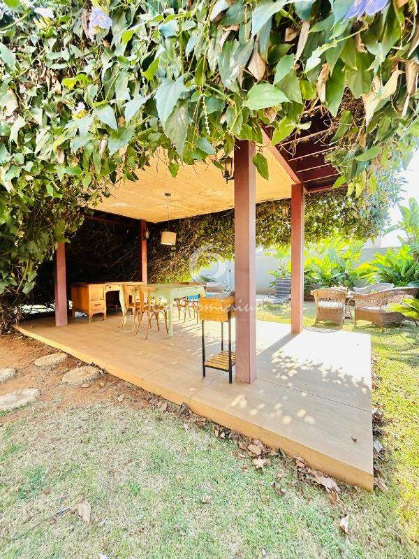 Casa de Condomínio com 3 quartos à venda, 182m² — foto 3 de 33