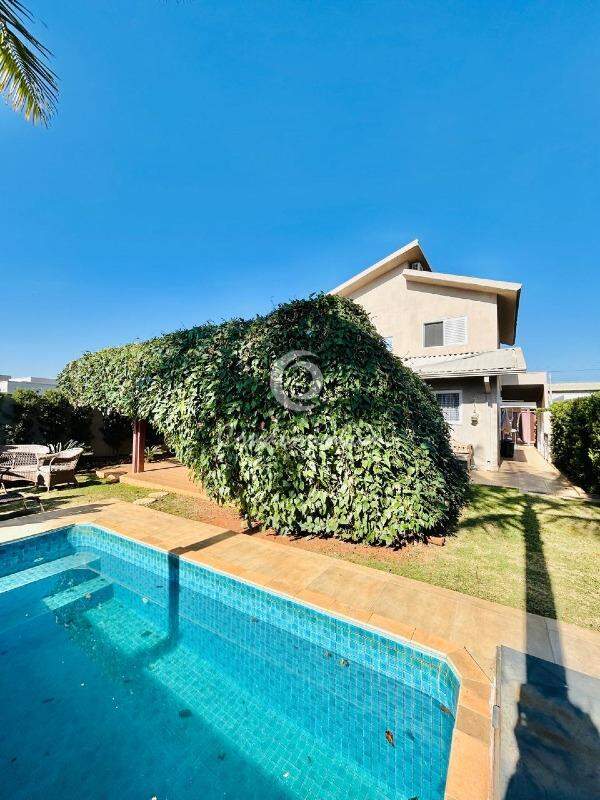 Casa de Condomínio com 3 quartos à venda, 182m² — foto 1 de 33