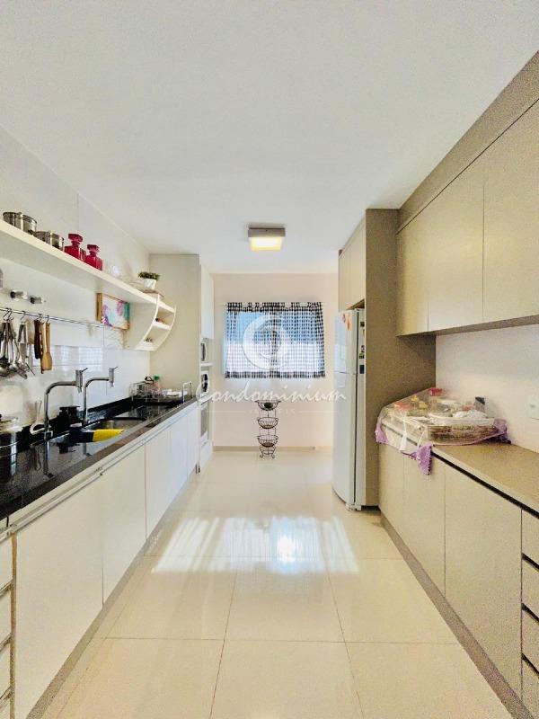 Casa de Condomínio com 3 quartos à venda, 182m² — foto 17 de 33