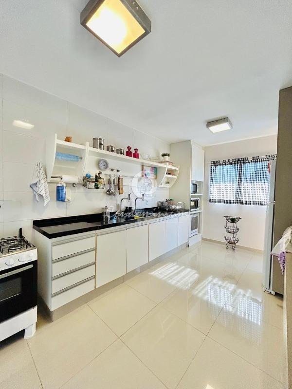 Casa de Condomínio com 3 quartos à venda, 182m² — foto 18 de 33
