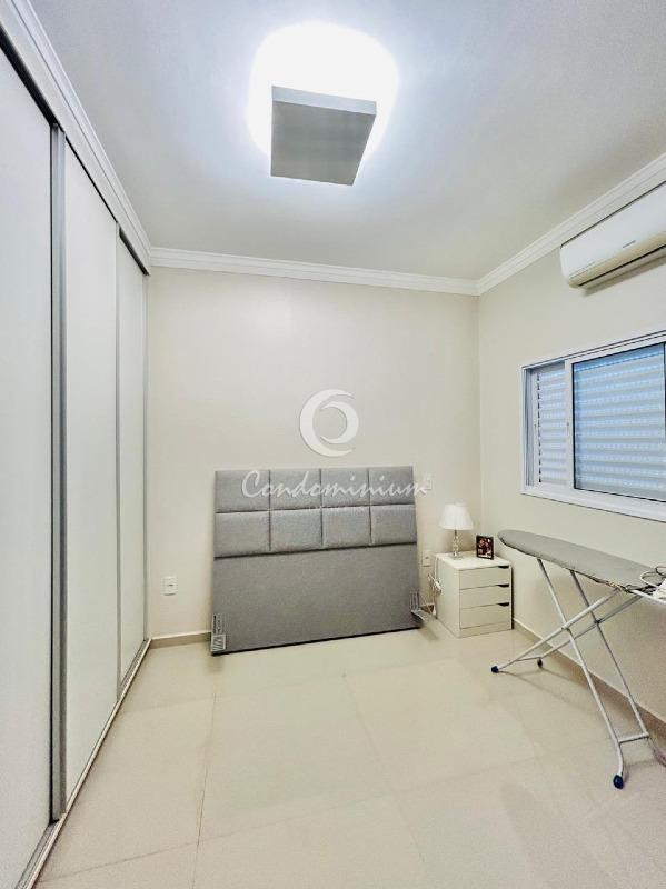 Casa de Condomínio com 3 quartos à venda, 217m² — foto 13 de 19