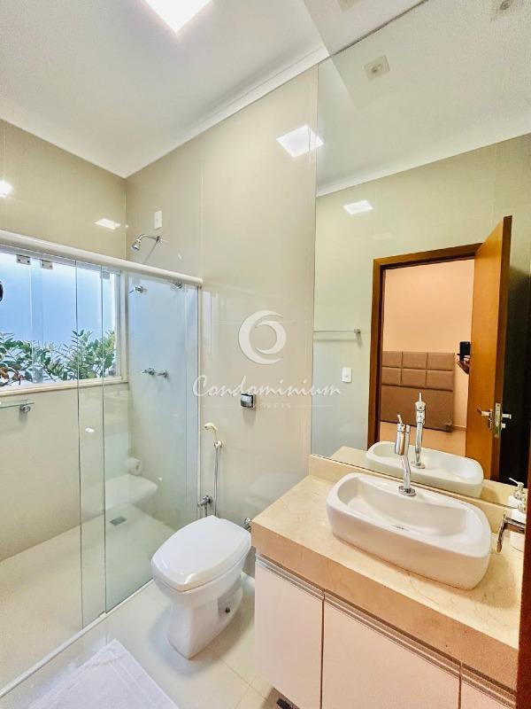 Casa de Condomínio com 3 quartos à venda, 217m² — foto 16 de 19