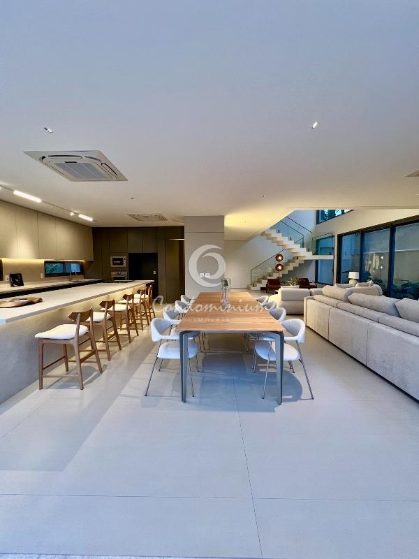 Casa de Condomínio com 4 quartos à venda, 400m² — foto 12 de 55
