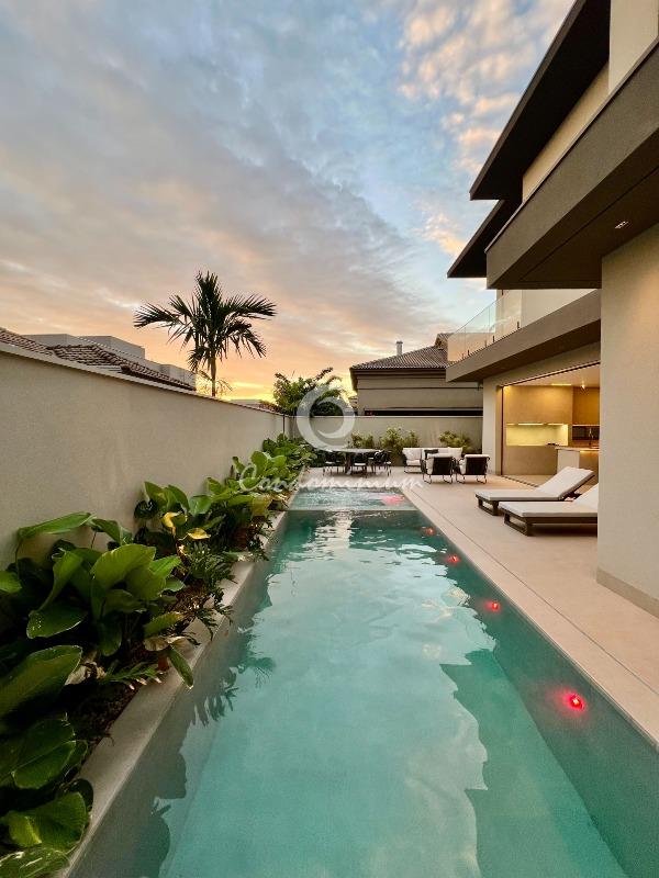 Casa de Condomínio com 4 quartos à venda, 400m² — foto 17 de 55