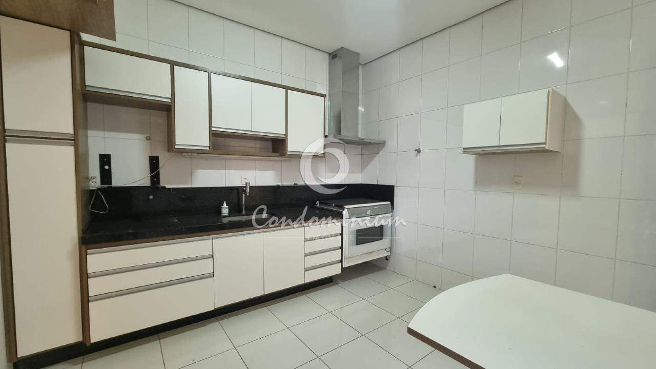 Casa de Condomínio com 3 quartos à venda, 223m² — foto 18 de 36