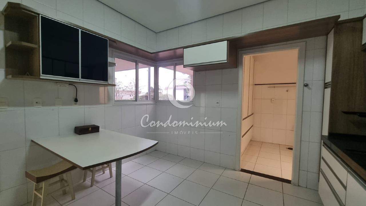 Casa de Condomínio com 3 quartos à venda, 223m² — foto 17 de 36