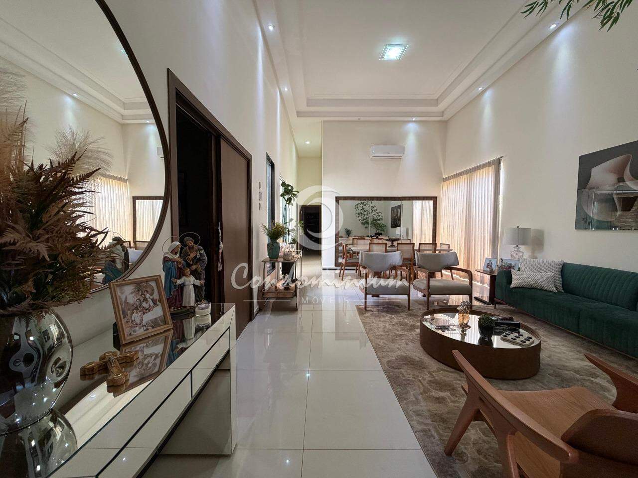 Casa de Condomínio com 4 quartos à venda, 280m² — foto 1 de 43