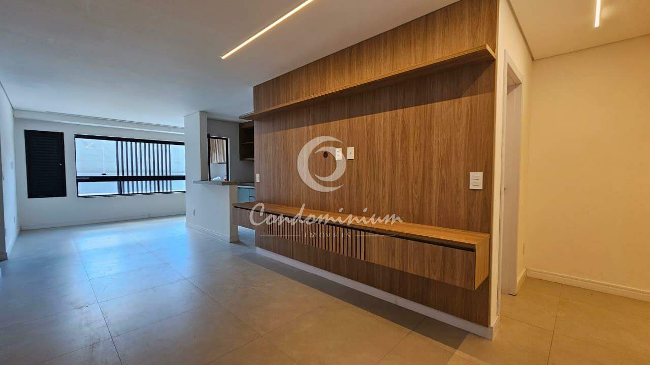 Apartamento com 3 quartos à venda, 97m² — foto 1 de 28