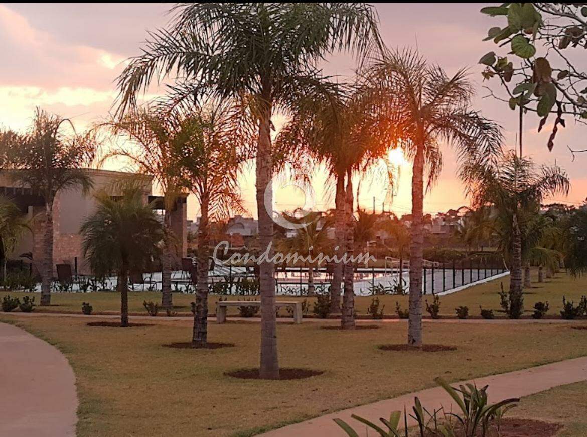 Terreno / Lote / Condomínio  à venda, 300m² — foto 1 de 10