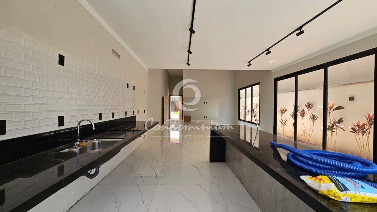 Casa de Condomínio com 3 quartos à venda, 210m² — foto 10 de 38
