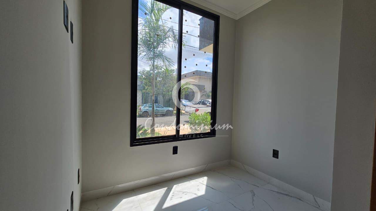 Casa de Condomínio com 3 quartos à venda, 210m² — foto 3 de 38
