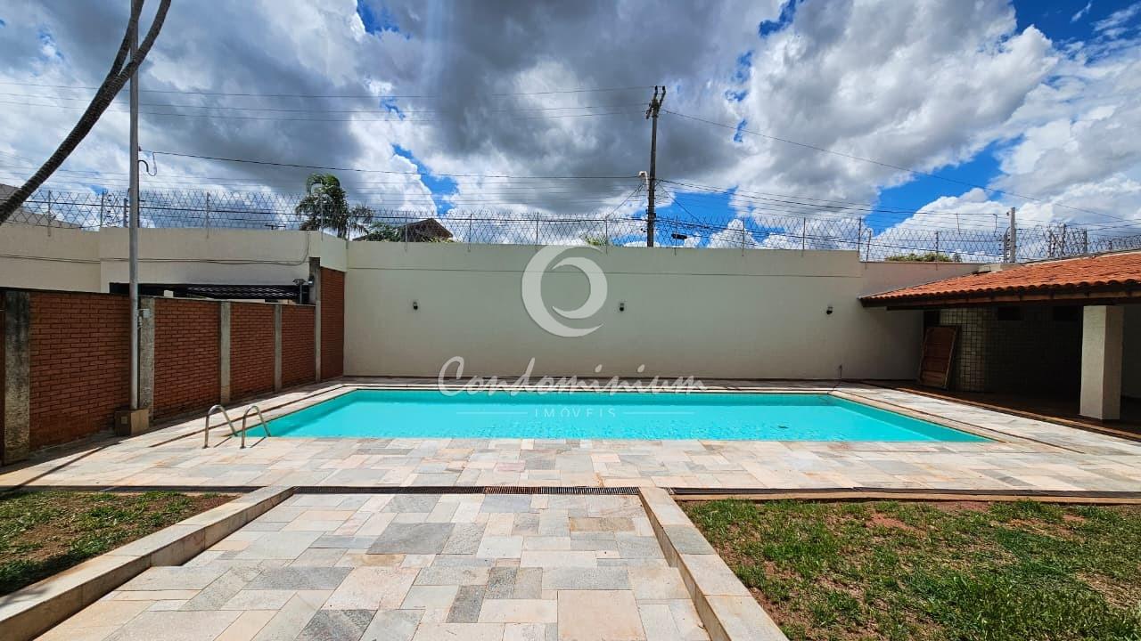 Casa com 3 quartos à venda, 618m² — foto 2 de 30