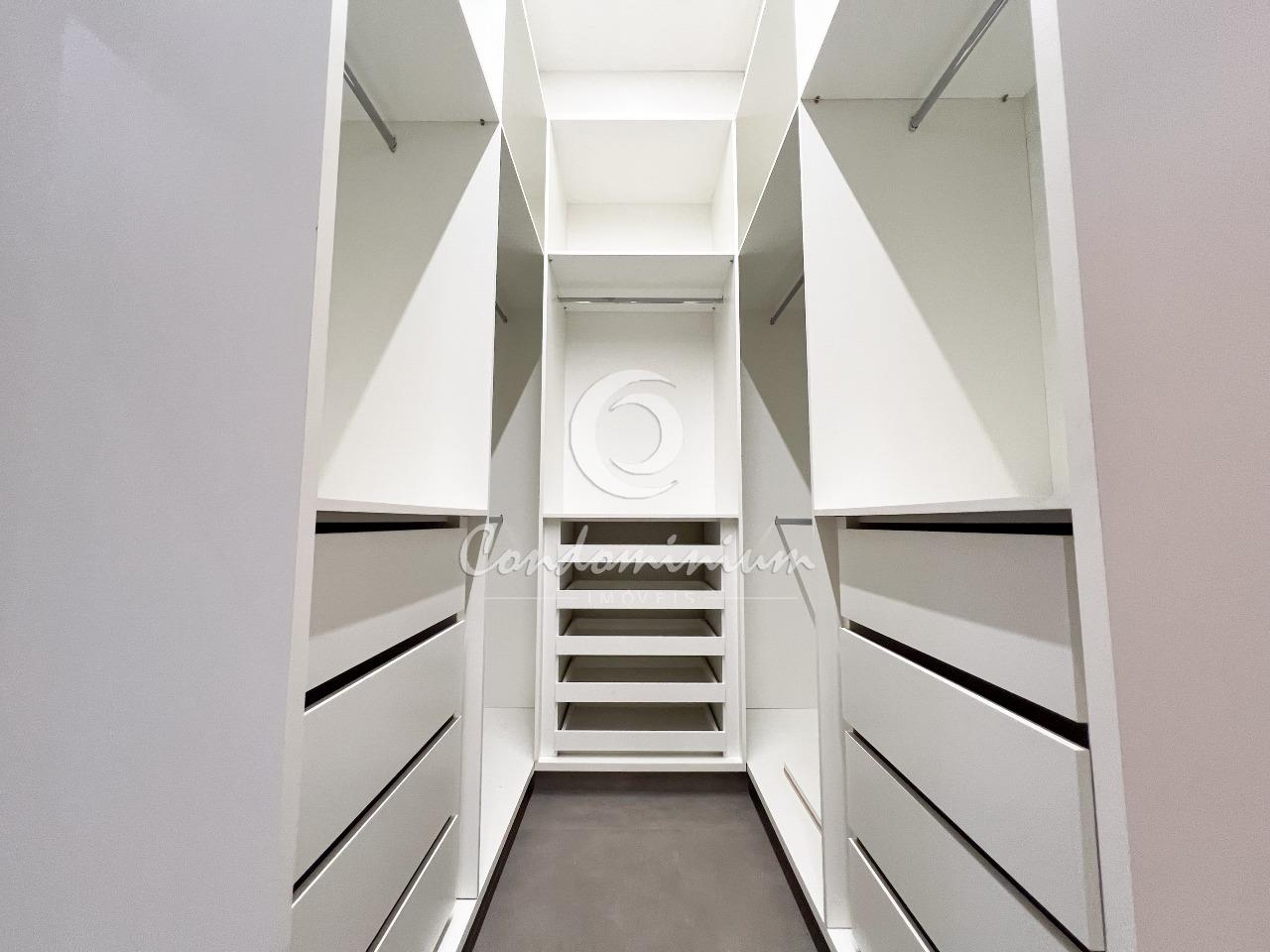 Casa de Condomínio com 3 quartos à venda, 304m² — foto 25 de 30