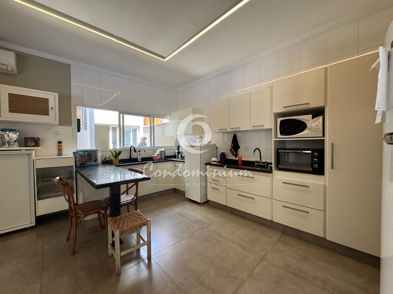 Casa de Condomínio com 4 quartos à venda, 270m² — foto 12 de 39