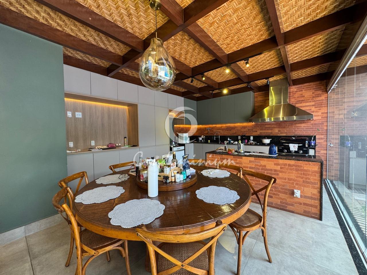 Casa de Condomínio com 4 quartos à venda, 270m² — foto 3 de 39