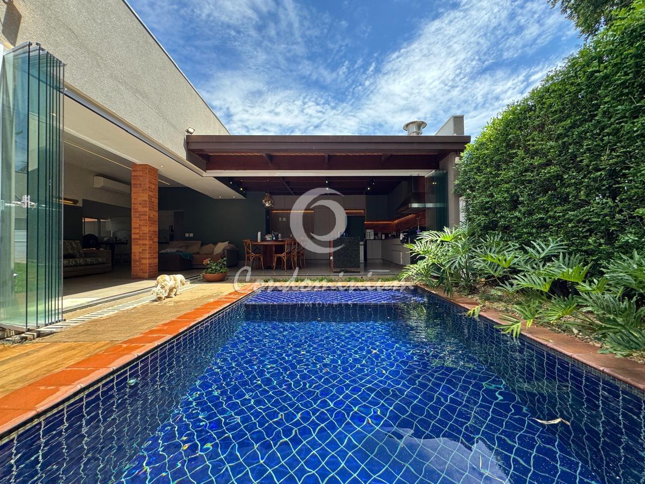 Casa de Condomínio com 4 quartos à venda, 270m² — foto 2 de 39
