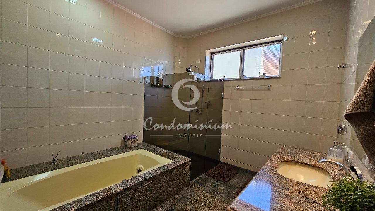 Casa com 5 quartos à venda, 402m² — foto 25 de 30