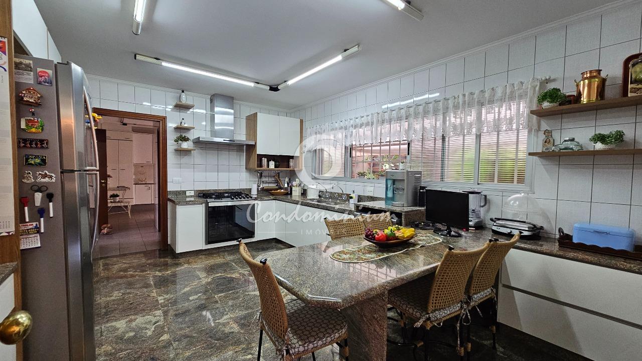 Casa com 5 quartos à venda, 402m² — foto 12 de 30