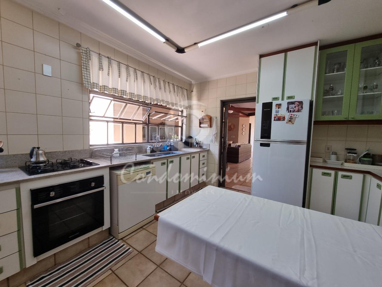 Casa de Condomínio com 4 quartos para aluguel, 539m² — foto 10 de 30