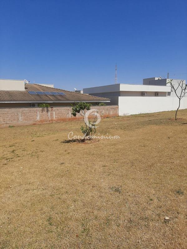 Terreno / Lote / Condomínio com 3 quartos à venda, 426m² — foto 3 de 5