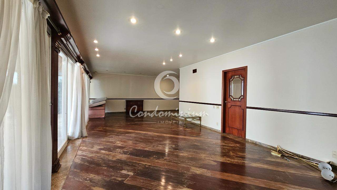 Casa com 5 quartos à venda, 700m² — foto 8 de 30