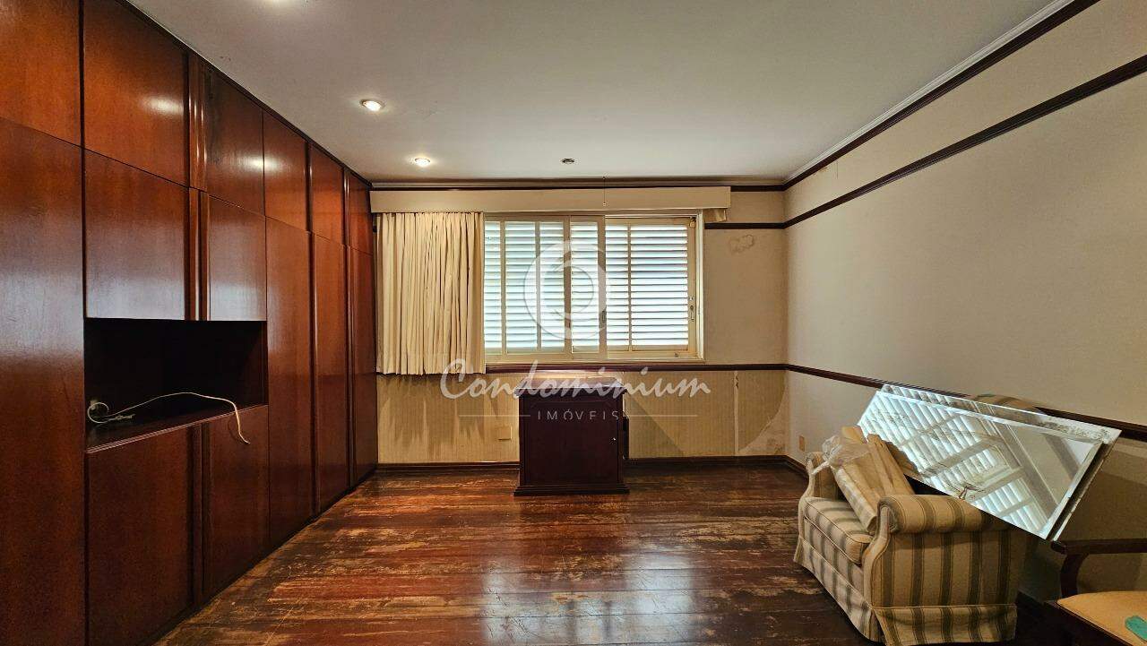 Casa com 5 quartos à venda, 700m² — foto 17 de 30