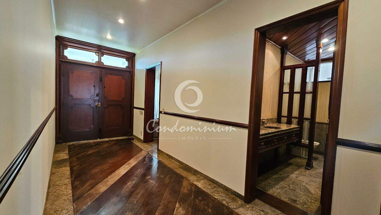 Casa com 5 quartos à venda, 700m² — foto 3 de 30