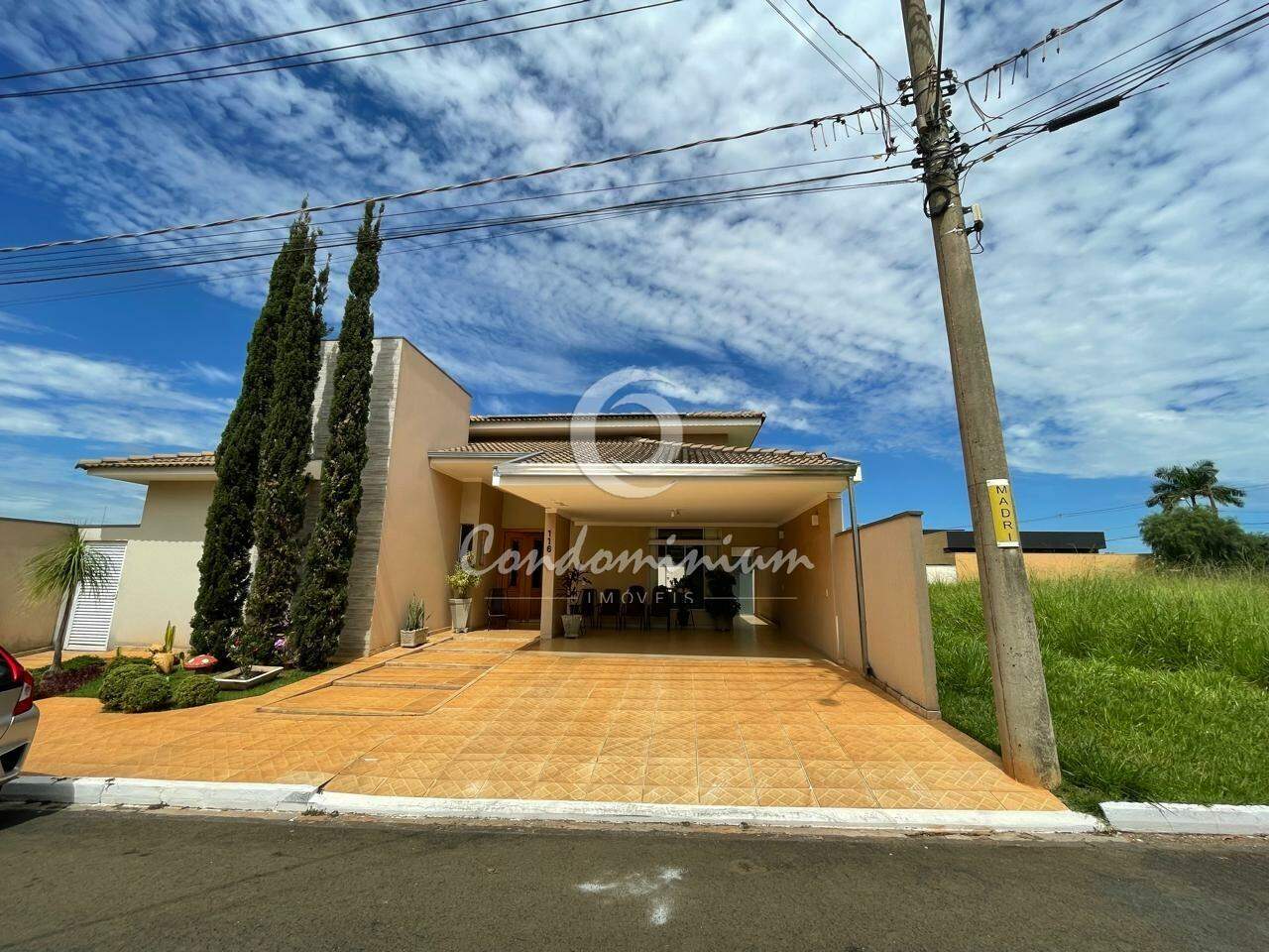 Casa de Condomínio  à venda, 224m² — foto 1 de 23