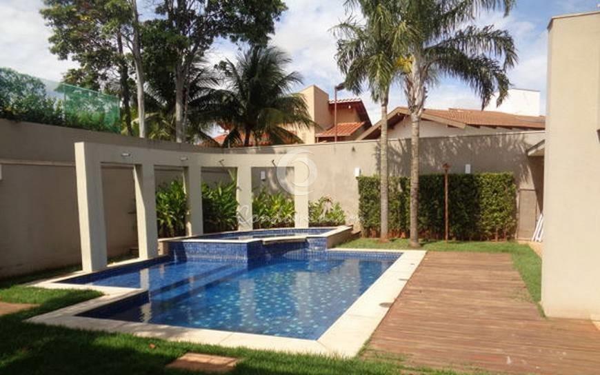 Casa de Condomínio com 4 quartos para aluguel, 610m² — foto 1 de 27